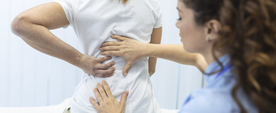 How Can You Find the Best Scoliosis Doctor in Toronto?
